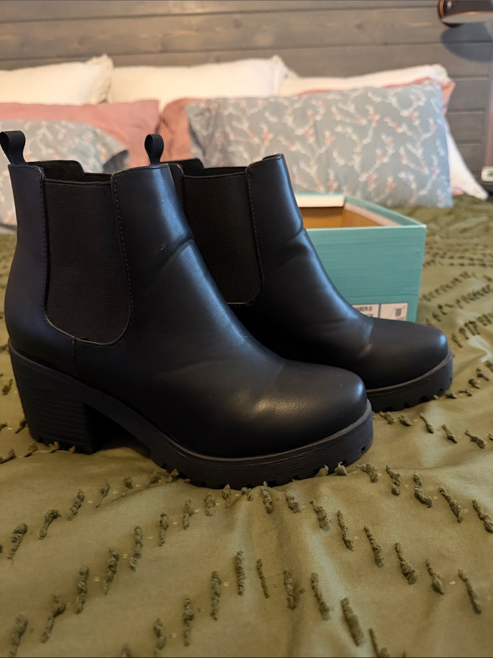 Soda Black Chunky Chelsea Ankle Booties